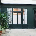 Palais Royal Apartman *